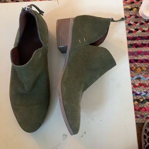 Kenneth Cole Reaction Suede Booties